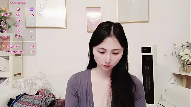 yuyan3929 online show from February 3, 2026, 2:53 am