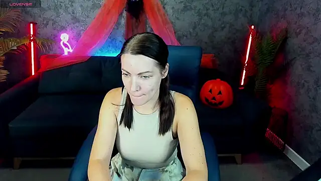 SofieMoons online show from November 1, 2025, 2:22 pm