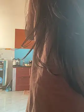 Snapshot of Emily-y chatting on February 24, 2026, 4:13 am Emily-y online show from February 24, 2026, 4:13 am