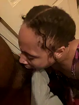 CreammieDelite online show from November 26, 2025, 3:28 am