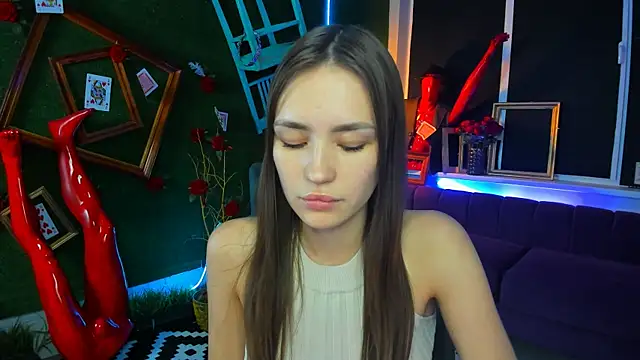 lollyrais online show from November 6, 2025, 2:21 pm