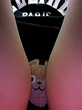 YennyeLa online show from February 6, 2026, 1:51 pm