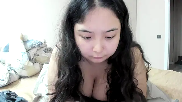 Snapshot of miomyao chatting on April 13, 2026, 2:43 pm miomyao online show from April 13, 2026, 2:43 pm