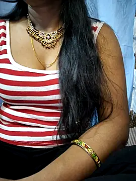 Ezabelljohn online show from April 11, 2026, 4:43 pm