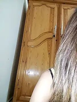 indilasixeey online show from April 12, 2026, 1:14 pm