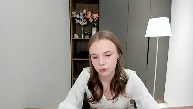 Snapshot of OmaBolnick chatting on October 23, 2025, 12:26 pm OmaBolnick online show from October 23, 2025, 12:26 pm
