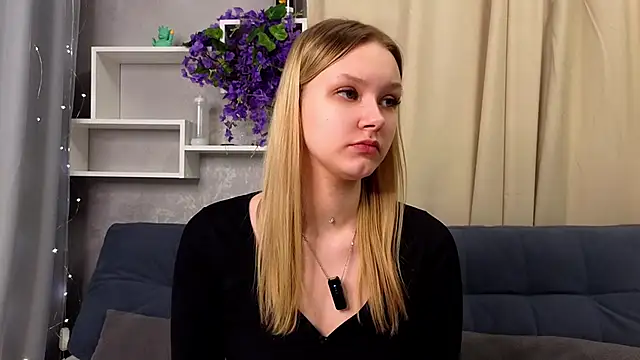 ElissaGlod online show from February 24, 2026, 1:12 pm