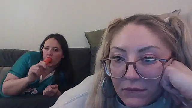 Snapshot of assstrogirl chatting on November 10, 2025, 5:34 am assstrogirl online show from November 10, 2025, 5:34 am