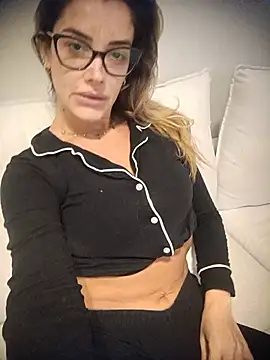 DESIRIE0609 online show from May 20, 2026, 1:02 am