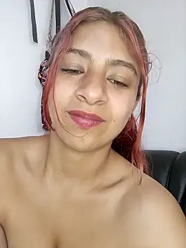 Snapshot of Lunatemptress4 chatting on February 7, 2026, 2:14 pm Lunatemptress4 online show from February 7, 2026, 2:14 pm