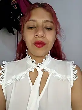 Snapshot of Lunatemptress4 chatting on January 8, 2026, 12:55 pm Lunatemptress4 online show from January 8, 2026, 12:55 pm
