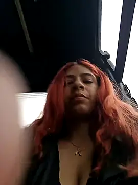 Snapshot of Lunatemptress4 chatting on October 29, 2025, 1:21 pm Lunatemptress4 online show from October 29, 2025, 1:21 pm