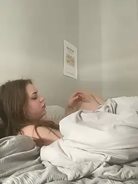 elliepixie online show from March 15, 2026, 2:57 pm