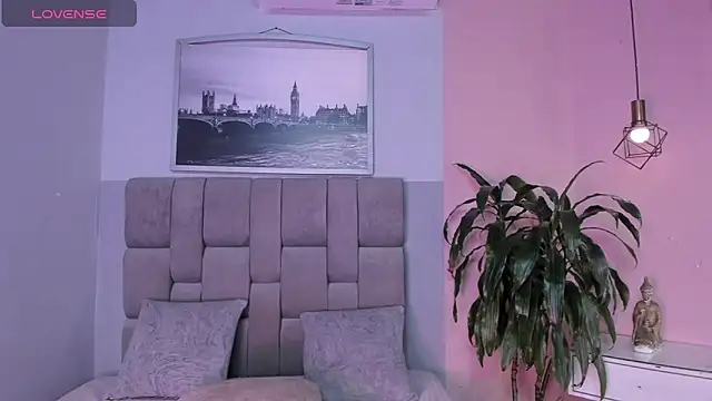 Snapshot of janna_lopezz chatting on October 23, 2025, 11:31 am janna lopezz online show from October 23, 2025, 11:31 am