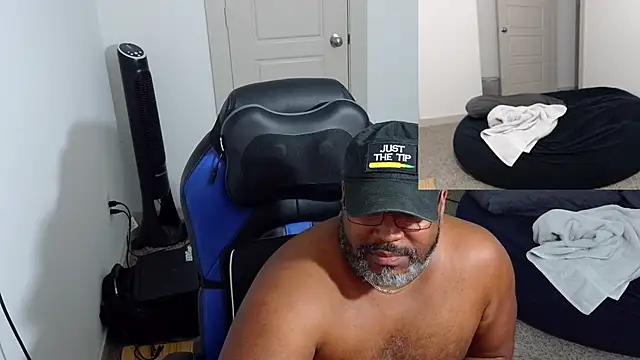 Snapshot of SplendaDaddy50 chatting on October 24, 2025, 1:37 am SplendaDaddy50 online show from October 24, 2025, 1:37 am