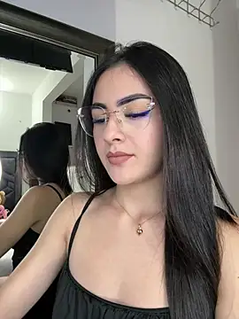 IslaCole online show from February 1, 2026, 10:52 pm