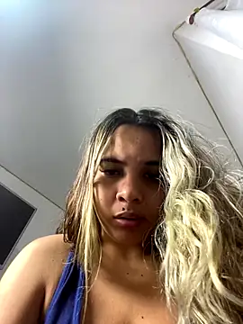 Snapshot of sofia_montclair chatting on November 17, 2025, 5:22 am sofia montclair online show from November 17, 2025, 5:22 am