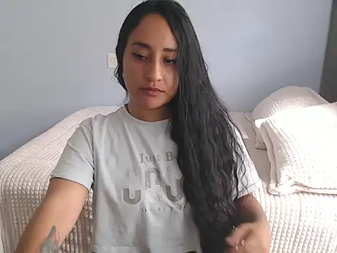 cute8smile online show from January 10, 2026, 3:18 pm