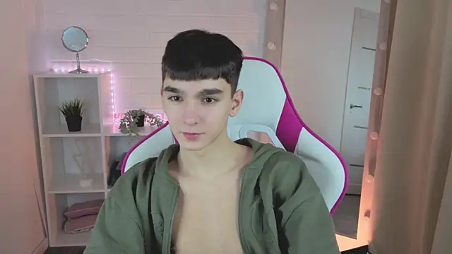 Snapshot of YamiTwink chatting on November 26, 2025, 8:53 pm YamiTwink online show from November 26, 2025, 8:53 pm