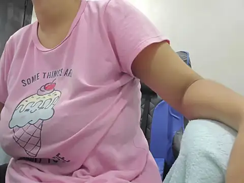 agata18  online show from February 12, 2026, 12:49 pm