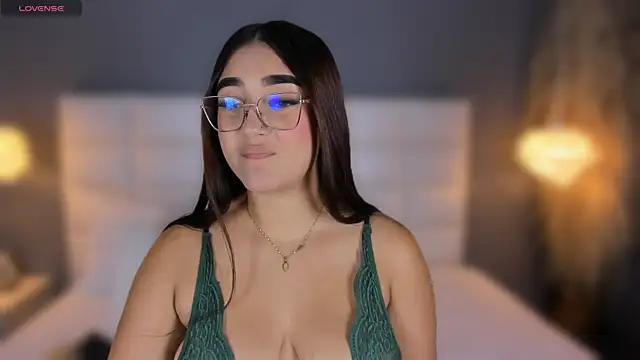 Anasha21 online show from April 16, 2026, 4:35 am