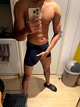 bigDickParis92 online show from November 2, 2025, 9:31 pm