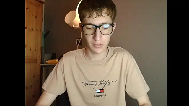 Erick Taylor3 online show from December 17, 2025, 8:25 pm