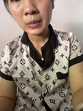Minaeruei online show from May 17, 2026, 4:12 am