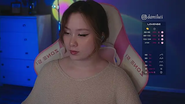 damilui online show from November 10, 2025, 7:08 pm