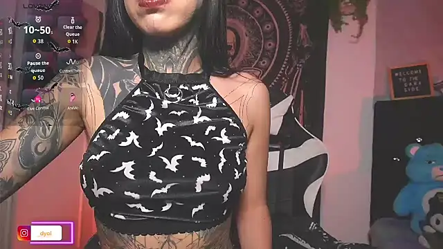 Dalia Vorhees online show from November 29, 2025, 1:17 am