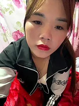 nachi-baby online show from November 28, 2025, 8:09 pm