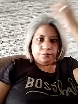 Snapshot of IndianLara chatting on November 24, 2025, 5:18 am IndianLara online show from November 24, 2025, 5:18 am