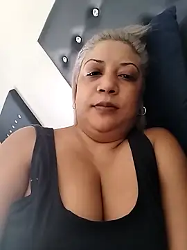 Snapshot of IndianLara chatting on November 19, 2025, 5:29 am IndianLara online show from November 19, 2025, 5:29 am