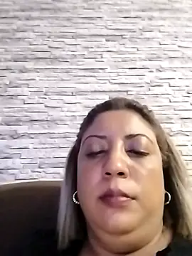 Snapshot of IndianLara chatting on November 1, 2025, 12:06 am IndianLara online show from November 1, 2025, 12:06 am