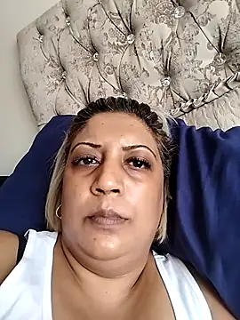 Snapshot of IndianLara chatting on March 12, 2026, 1:04 pm IndianLara online show from March 12, 2026, 1:04 pm