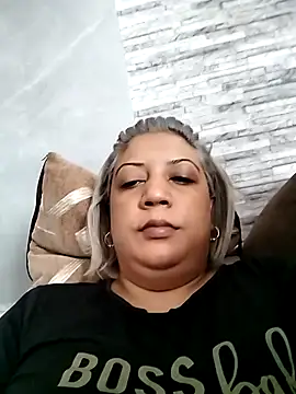 Snapshot of IndianLara chatting on November 25, 2025, 4:35 am IndianLara online show from November 25, 2025, 4:35 am