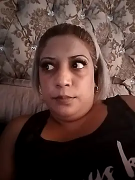 Snapshot of IndianLara chatting on March 16, 2026, 2:32 pm IndianLara online show from March 16, 2026, 2:32 pm