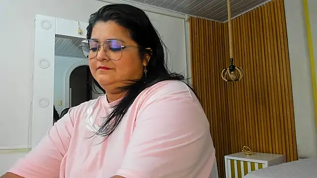 Hanna curvy  online show from November 16, 2025, 11:59 am