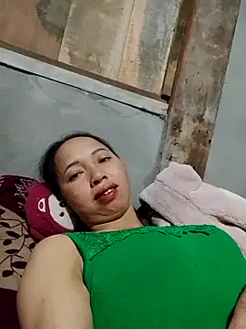 Snapshot of TRIEUTRIEU20 chatting on November 4, 2025, 2:15 am TRIEUTRIEU20 online show from November 4, 2025, 2:15 am