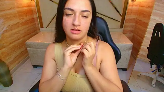 Snapshot of rachel_r_ chatting on October 23, 2025, 1:43 pm rachel r online show from October 23, 2025, 1:43 pm