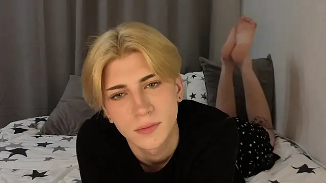 Oliver star boy  online show from May 3, 2026, 5:16 pm