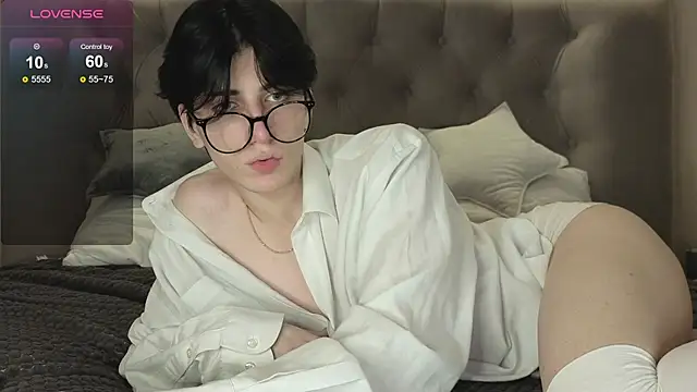 Oliver star boy  online show from February 17, 2026, 5:32 pm