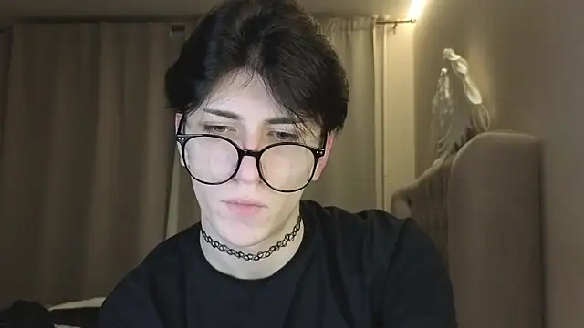 Oliver star boy  online show from January 14, 2026, 5:05 pm