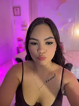 Snapshot of amber_white15 chatting on July 14, 2026, 3:11 am amber white15 online show from July 14, 2026, 3:11 am
