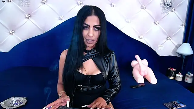 NoirKaylah online show from December 13, 2025, 9:43 pm