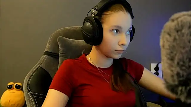 Softixq online show from January 6, 2026, 4:33 pm