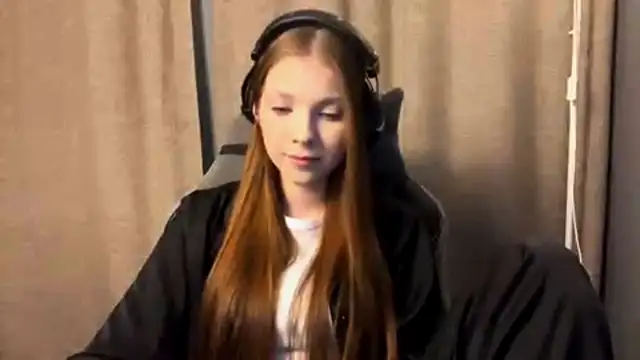 Softixq online show from November 9, 2025, 3:49 pm