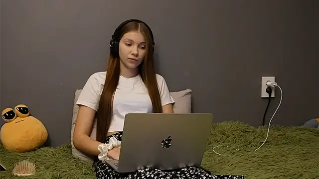 Softixq online show from December 1, 2025, 2:07 pm