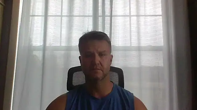 Snapshot of 45andfit1 chatting on October 29, 2025, 1:43 pm 45andfit1 online show from October 29, 2025, 1:43 pm