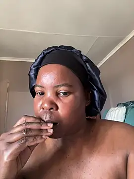 SweetCandy84 online show from November 1, 2025, 2:11 pm